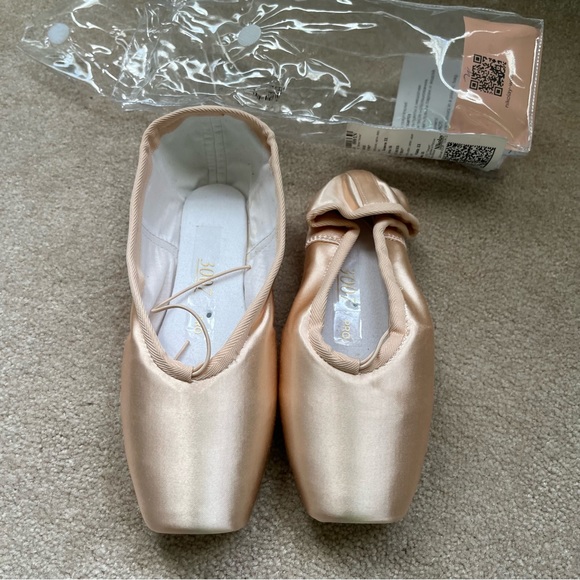 NWT Nikolay 3007 “Pro” Pointe Shoes 5XX - Picture 4 of 6